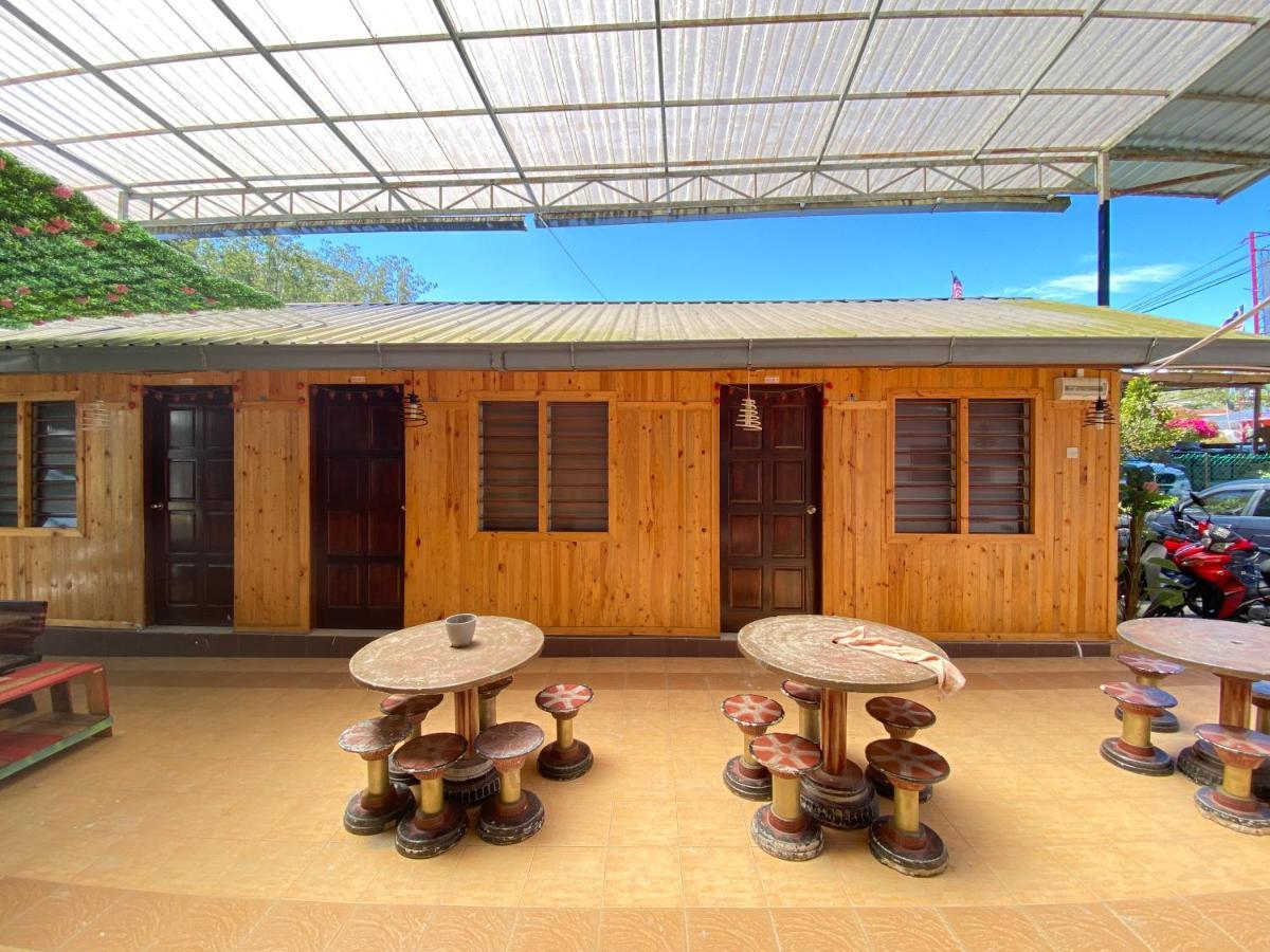 Aiza Homestay Opposite Abang Strawberry Taman Sedia 丹那拉打 外观 照片