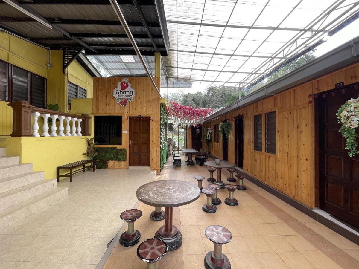 Aiza Homestay Opposite Abang Strawberry Taman Sedia 丹那拉打 外观 照片