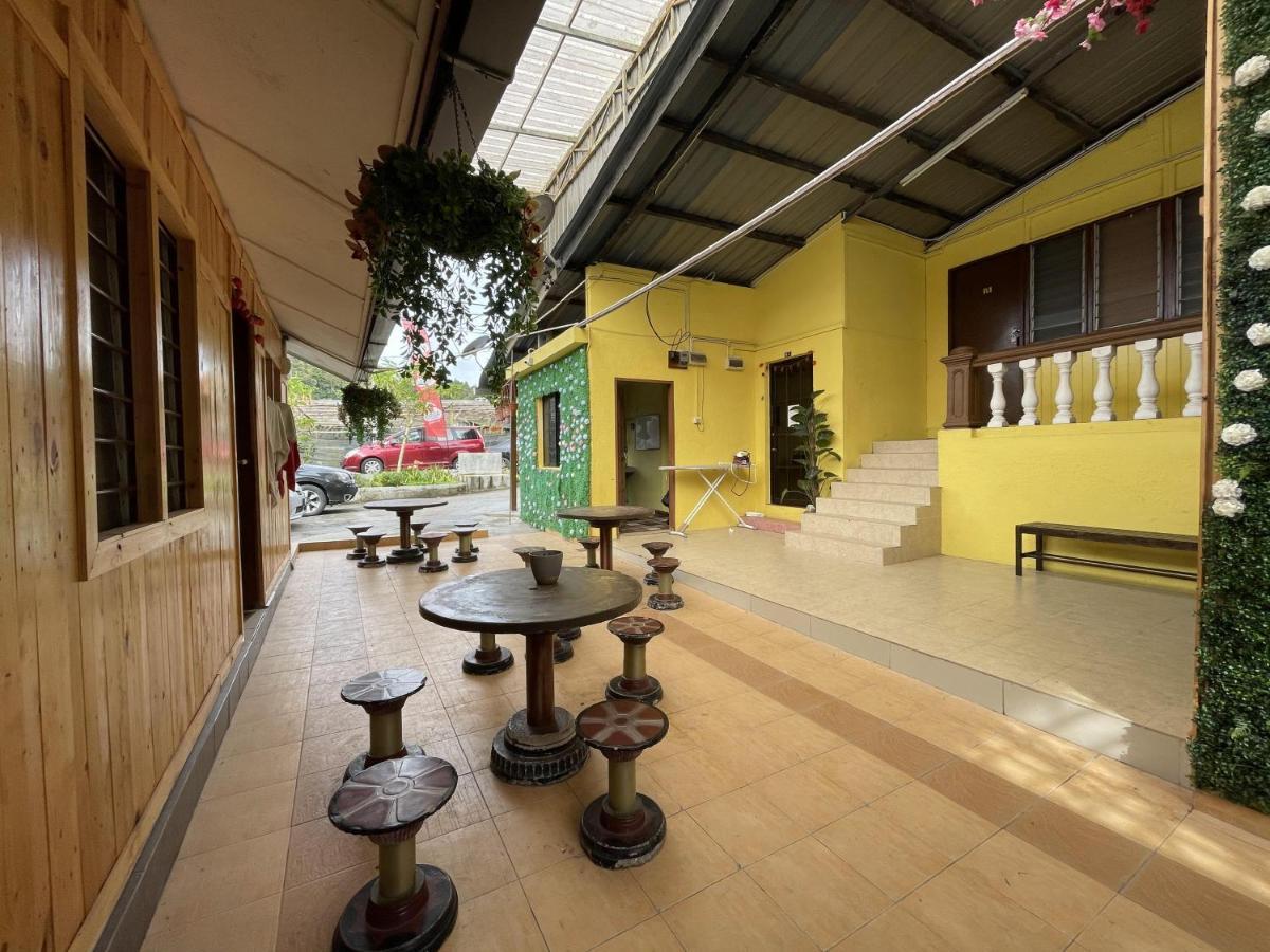 Aiza Homestay Opposite Abang Strawberry Taman Sedia 丹那拉打 外观 照片