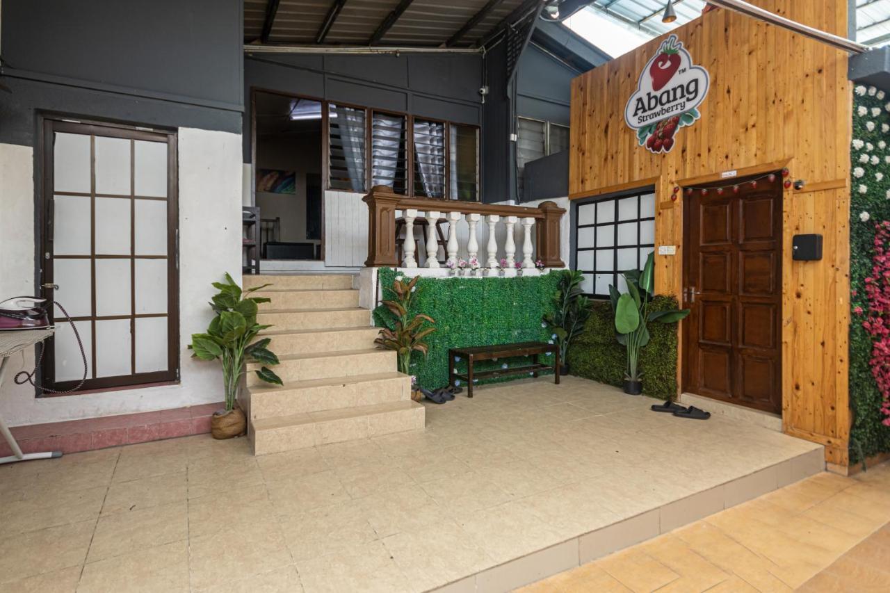 Aiza Homestay Opposite Abang Strawberry Taman Sedia 丹那拉打 外观 照片