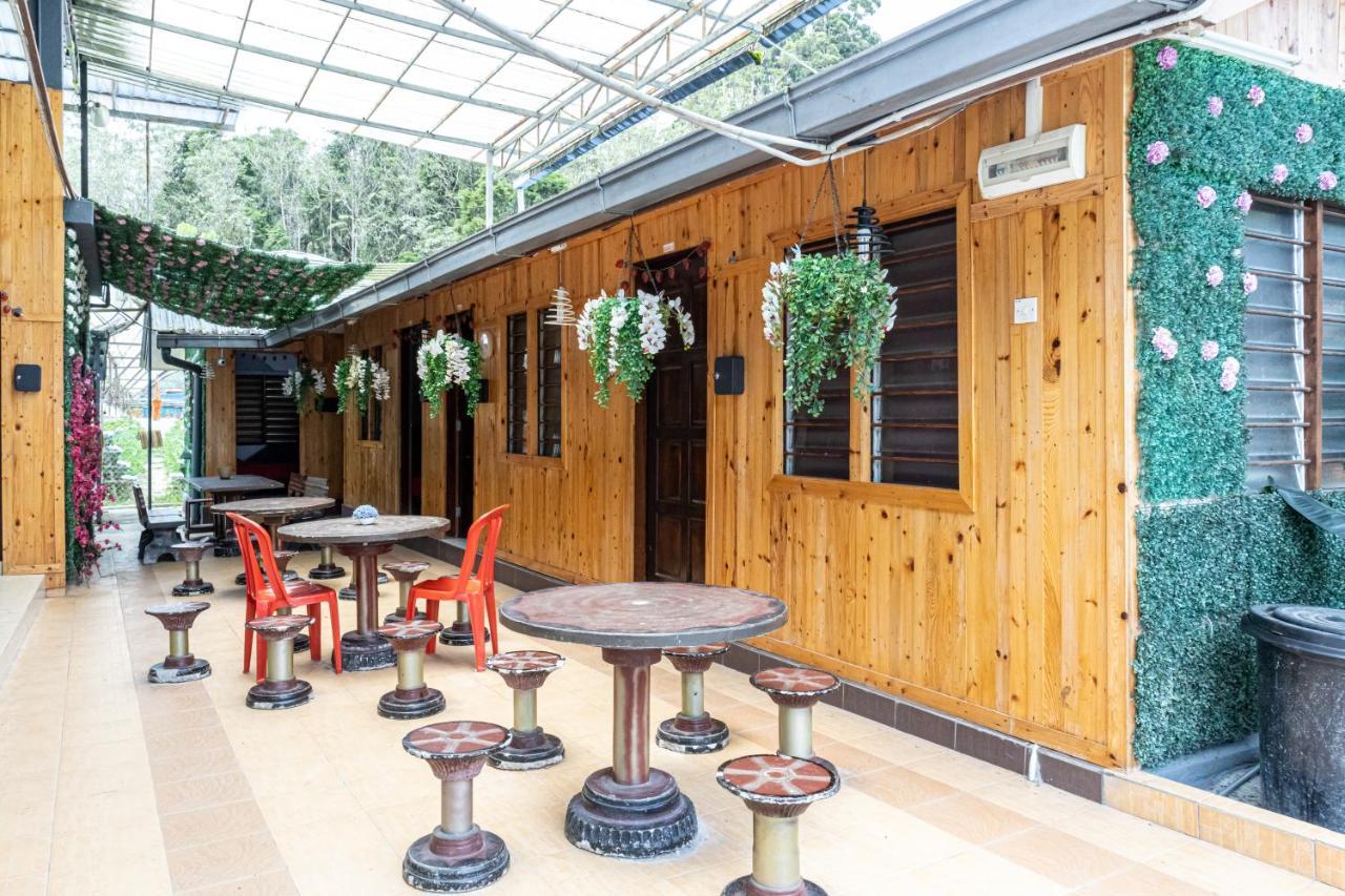 Aiza Homestay Opposite Abang Strawberry Taman Sedia 丹那拉打 外观 照片