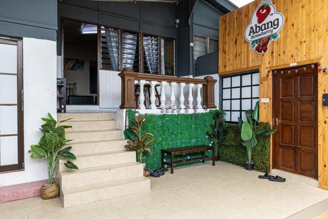 Aiza Homestay Opposite Abang Strawberry Taman Sedia 丹那拉打 外观 照片